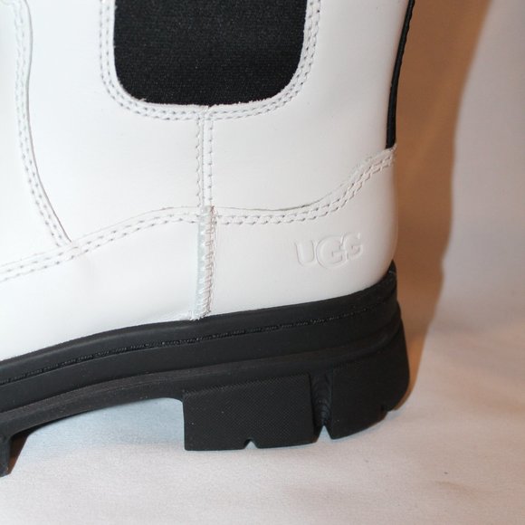 NIB UGG WOMEN'S TALL ASHTON CHELSEA WHITE BLACK LEATHER BOOTS - Picture 4 of 7